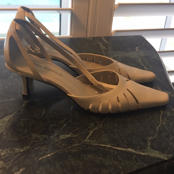 Shoes - Picture 2 of 4